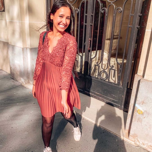 Zara Pleated Guipure Dress NWT - Picture 3 of 12